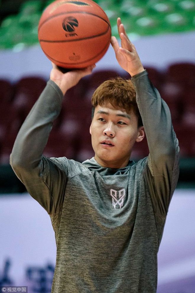 广东宏远发布备战花絮，转会期遗憾出局，欧超杯任务艰巨，训练强度明显提升的简单介绍网站